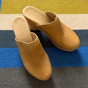 Free People Mustard Tan Leather Mule Clogs